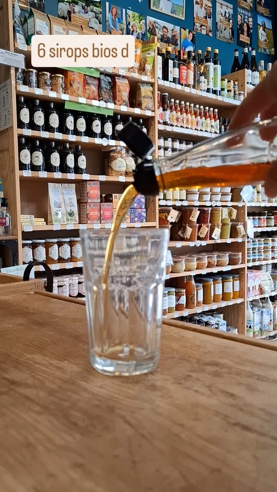 Pour le vrac, direction les sirops bios de @bigallet1872

Fondée en 1872, la Maison Bigallet est une entreprise familiale spécialisée dans la fabrication artisanale des sirops sans conservateur, aux parfums puissants, avec le goût des fruits récoltés à maturité et fraichement concentrés, et du sucre issu de betteraves à sucre bios françaises.

Parfait pour goûter tous les parfums et ne rien gâcher cet été !

#versailles #sèvres #viroflay #lechesnay #sirops #boissonsansalcool #vrac #zerodéchet